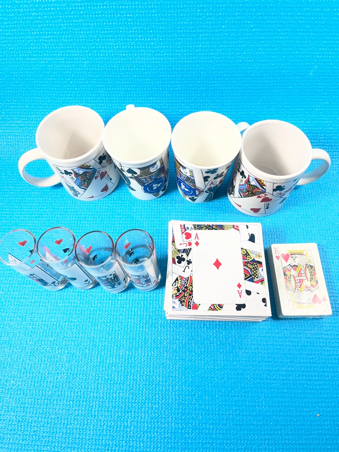 16-Piece Poker / Casino Night Novelty Drinkware & Card Set - photo 4