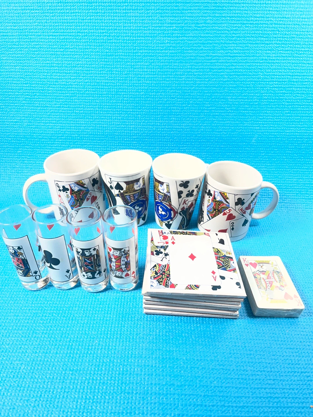 16-Piece Poker / Casino Night Novelty Drinkware & Card Set - photo 2