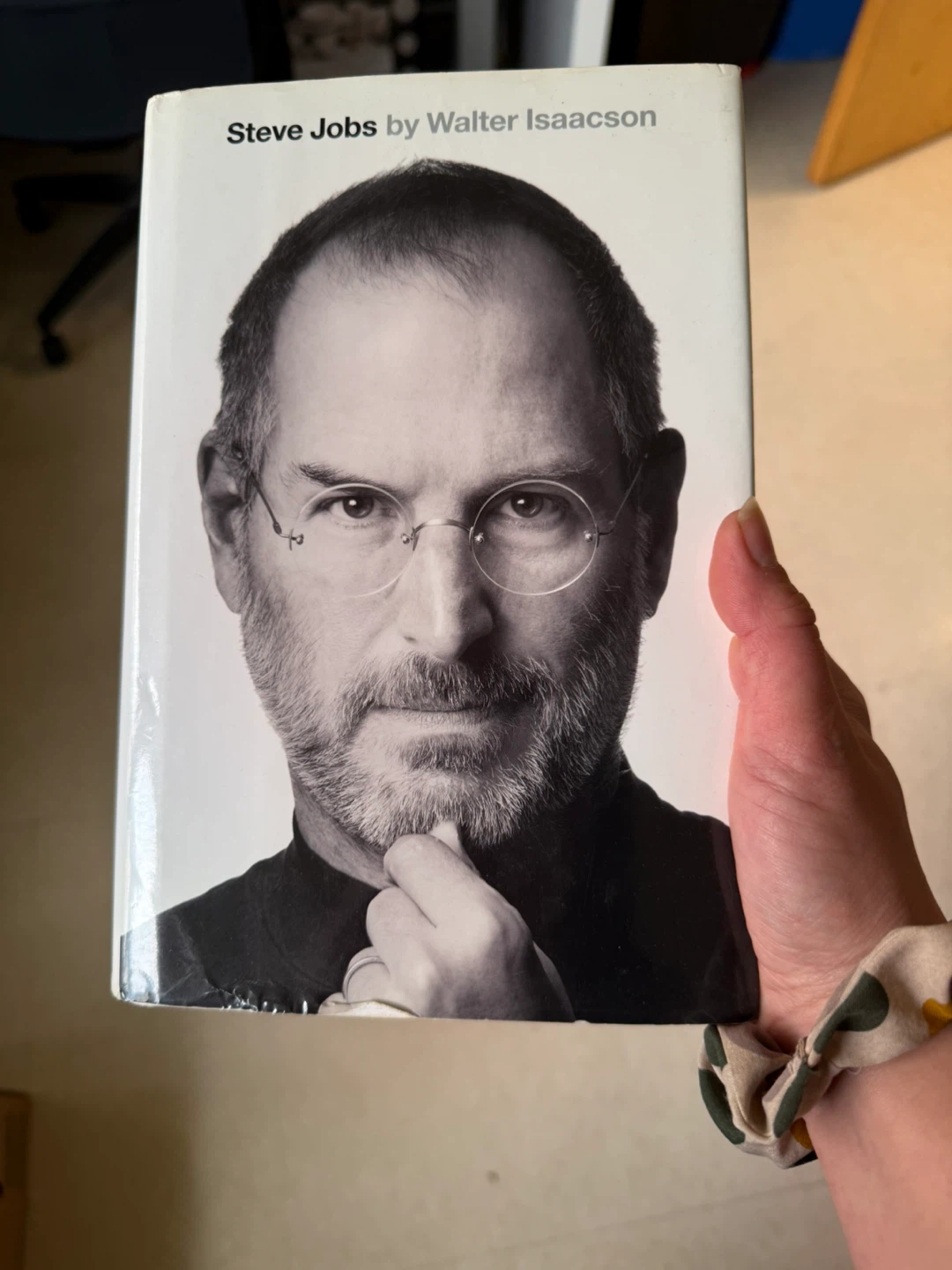 Steve Jobs biography by Walter Isaacson paperback book