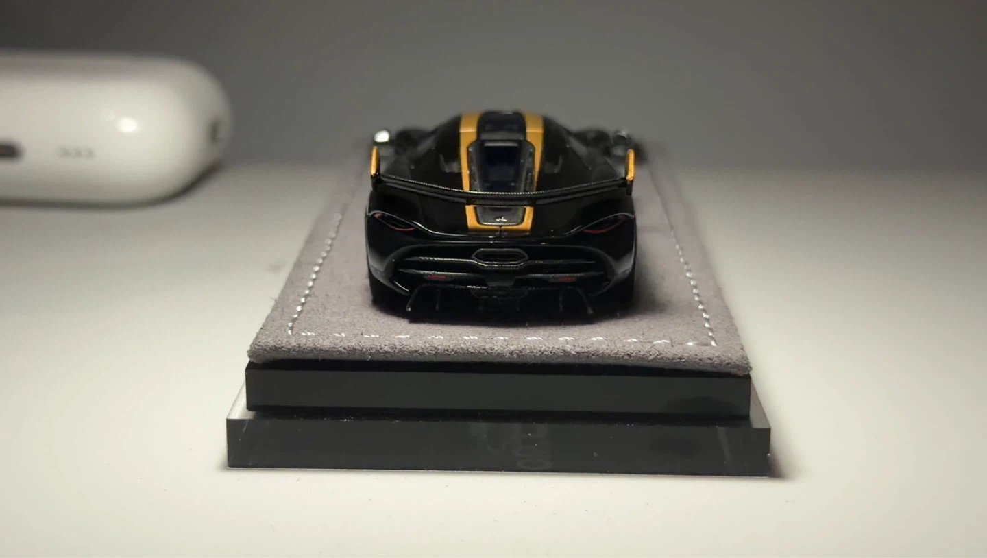 1/64 Gryning Koenigsegg Jesko, Black/Gold Resin Model Car - photo 4