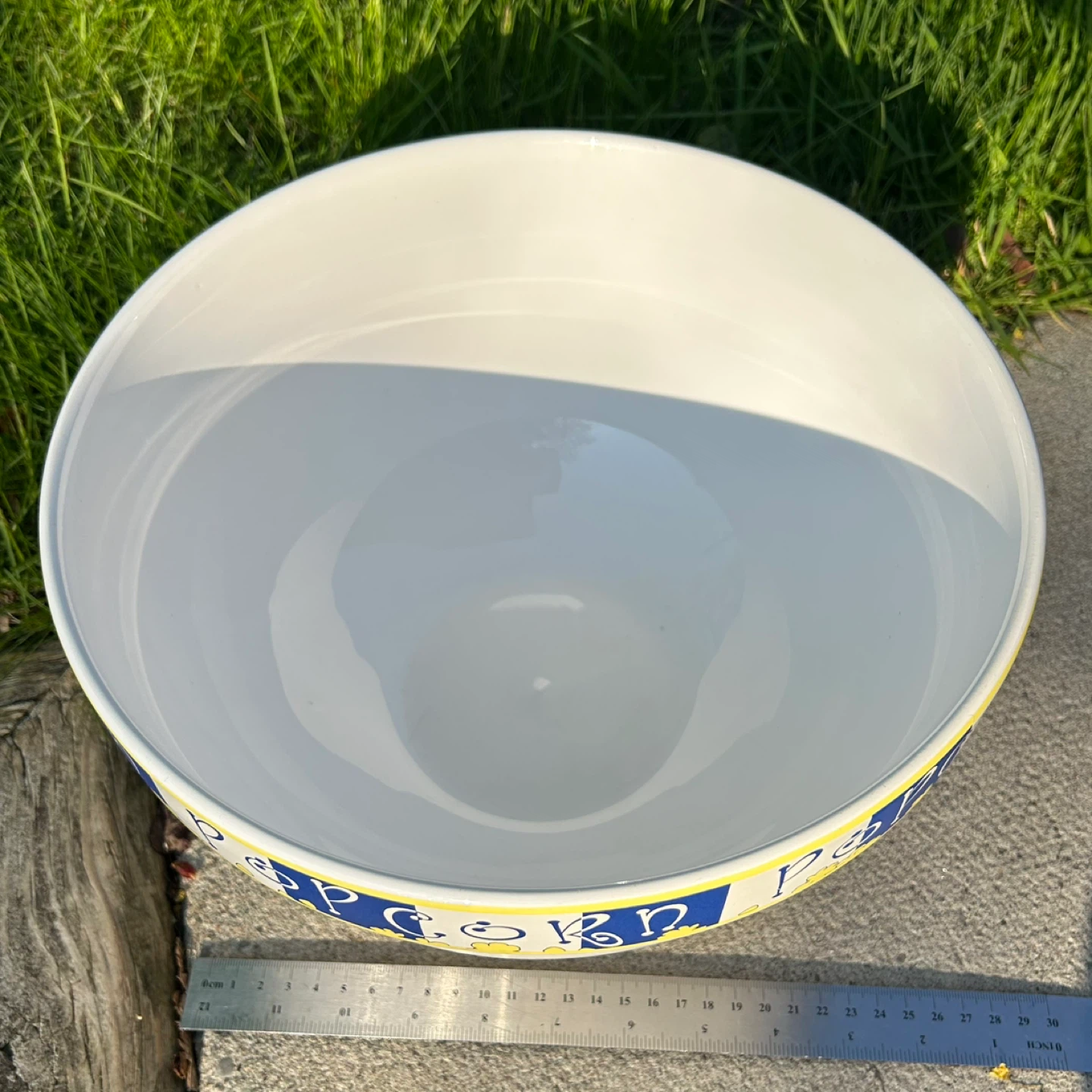 Large Ceramic Popcorn Bowl - photo 3
