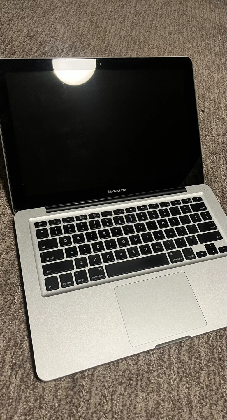 Apple MacBook Pro Laptop