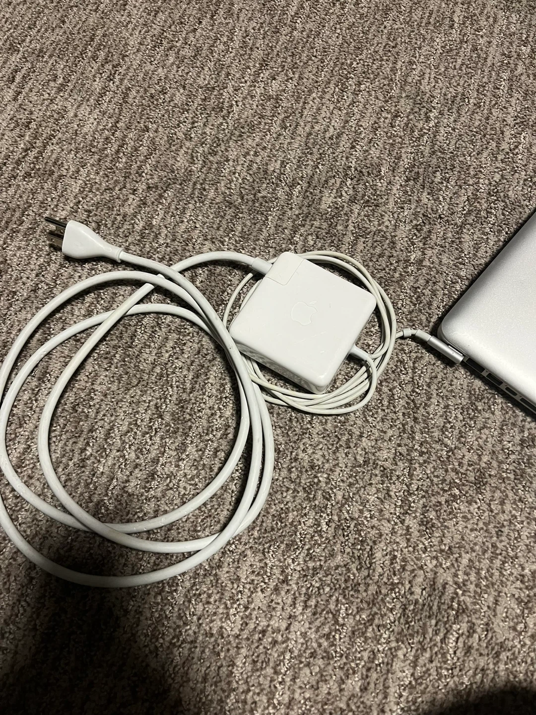 Apple MacBook Pro Laptop - photo 4