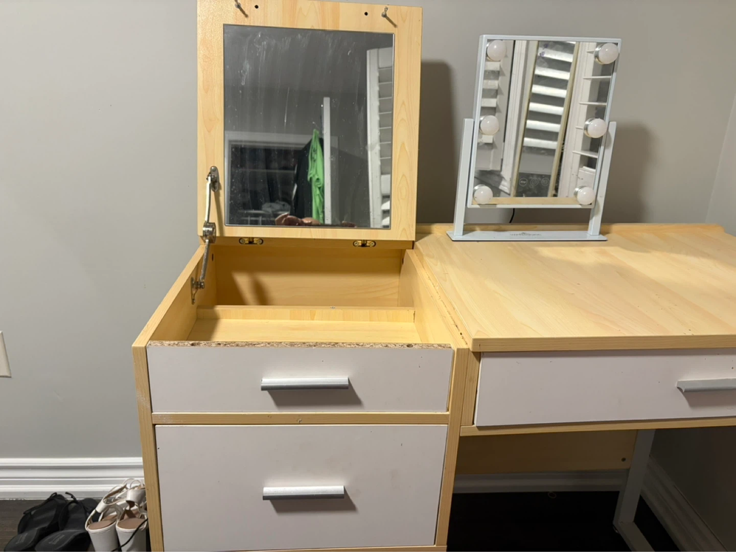 Vanity Desk with Mirror and Drawers - photo 2