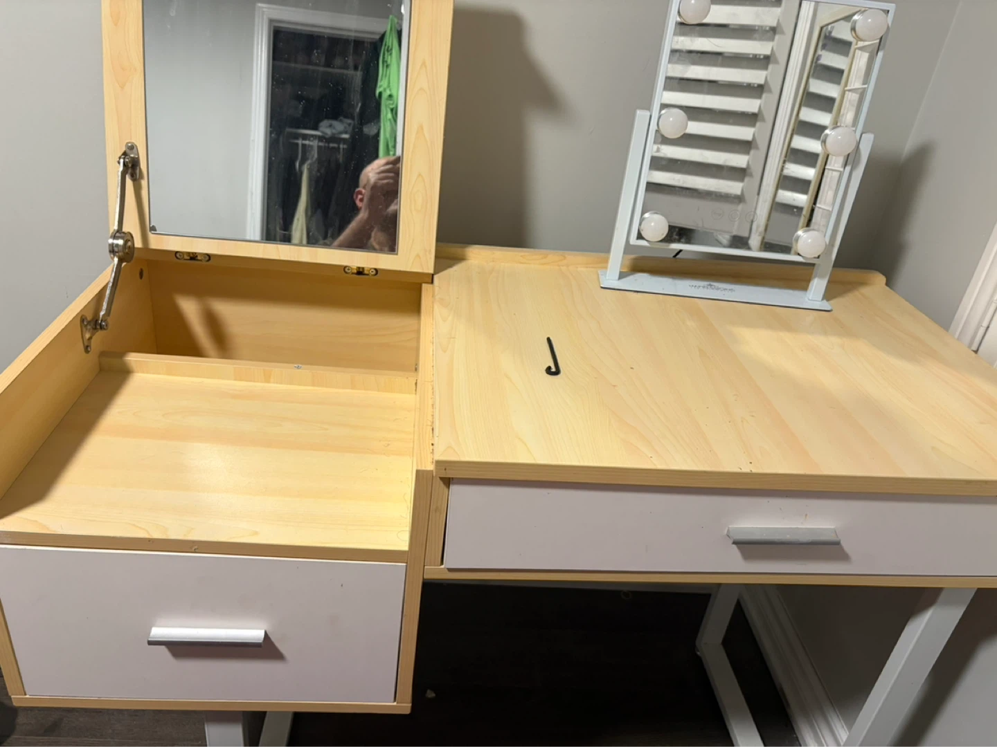 Vanity Desk with Mirror and Drawers