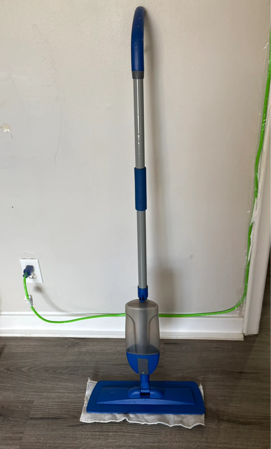 Spray Mop with Reusable Pad