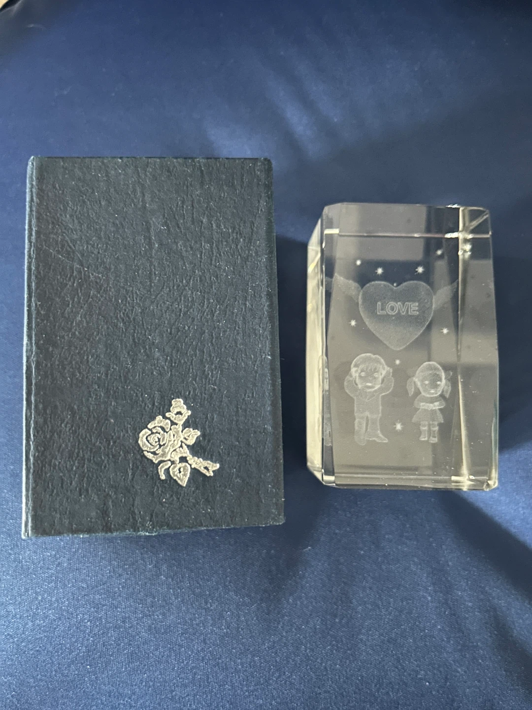 Crystal Engraved Keepsake with Love Heart and Figures (New) - photo 2