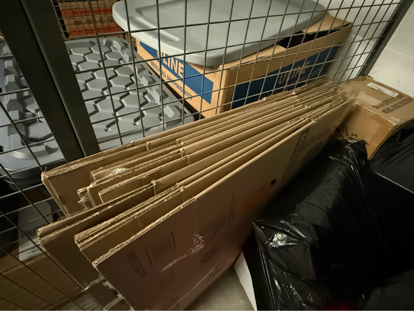25 Medium Size Cardboard Moving Boxes