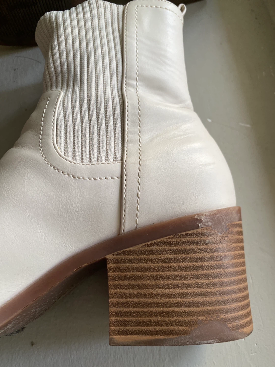 Women's White Ankle Boots Size 8.5 - photo 4