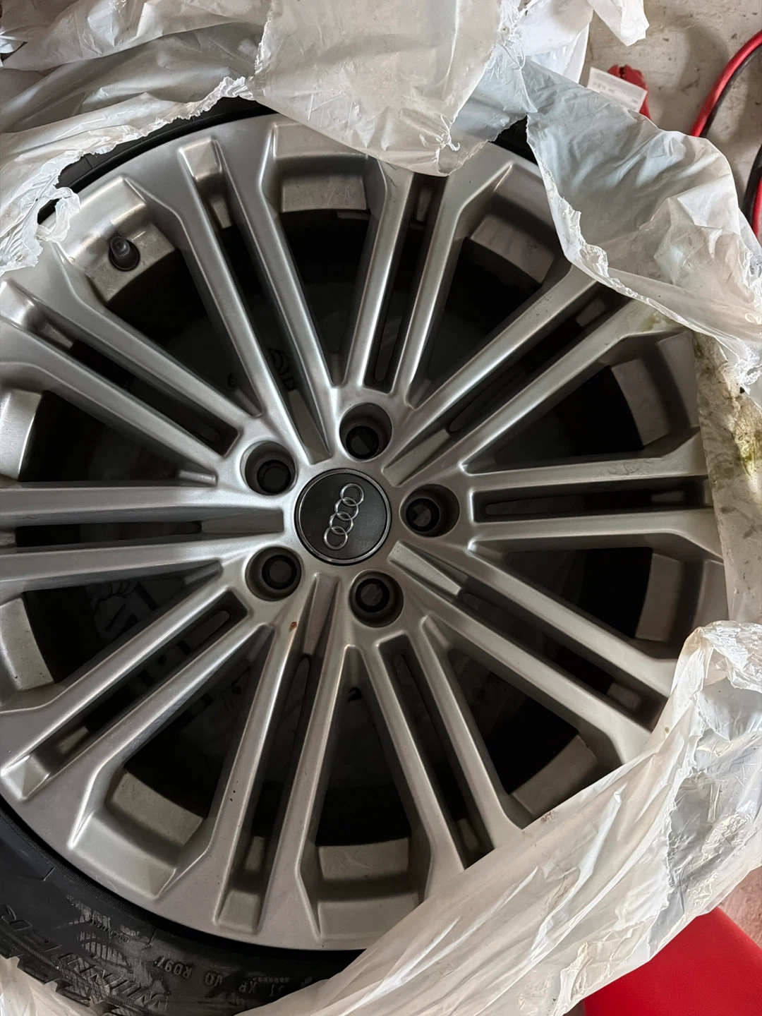 Audi Alloy Wheel - photo 4