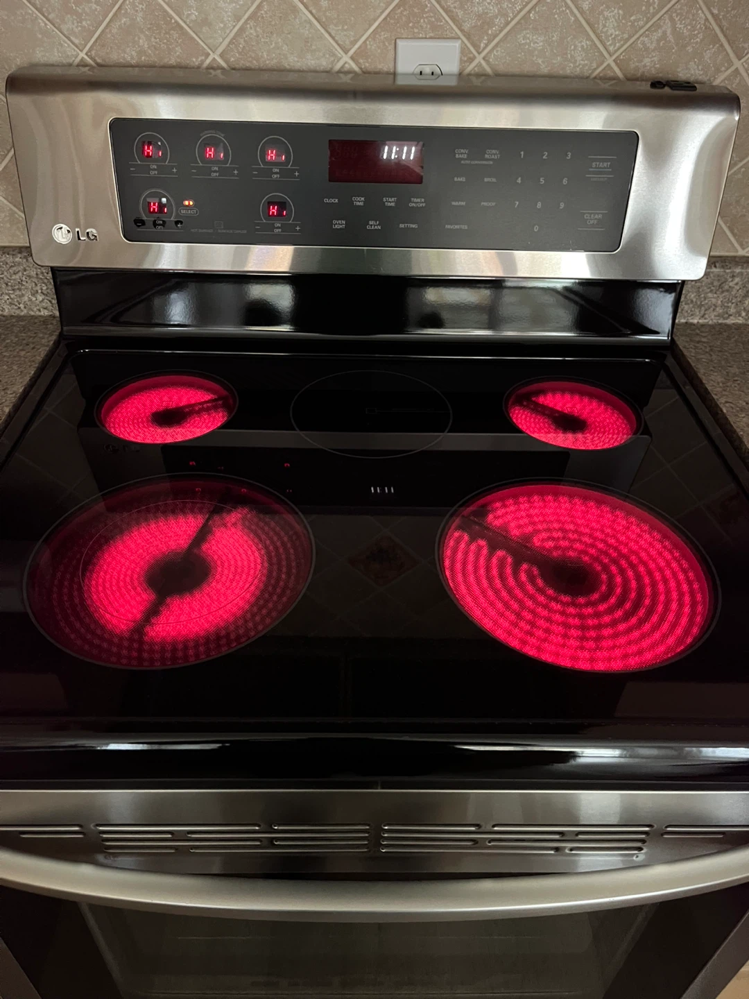LG Electric Range Oven - photo 2