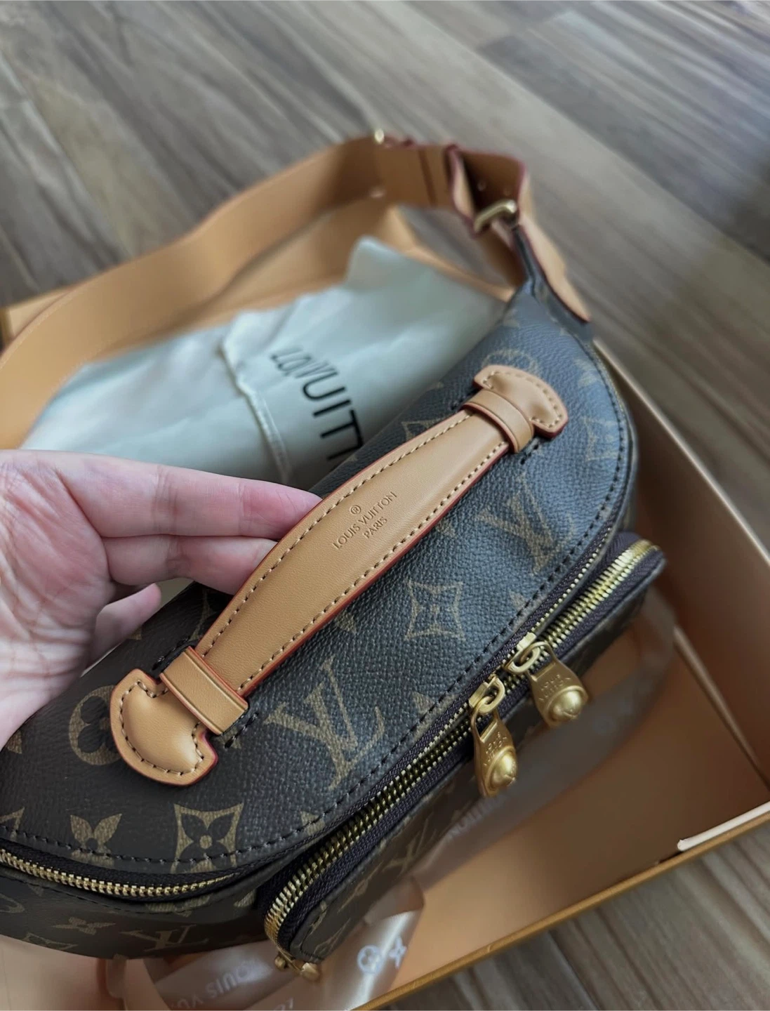 Louis Vuitton Monogram Bumbag - photo 2