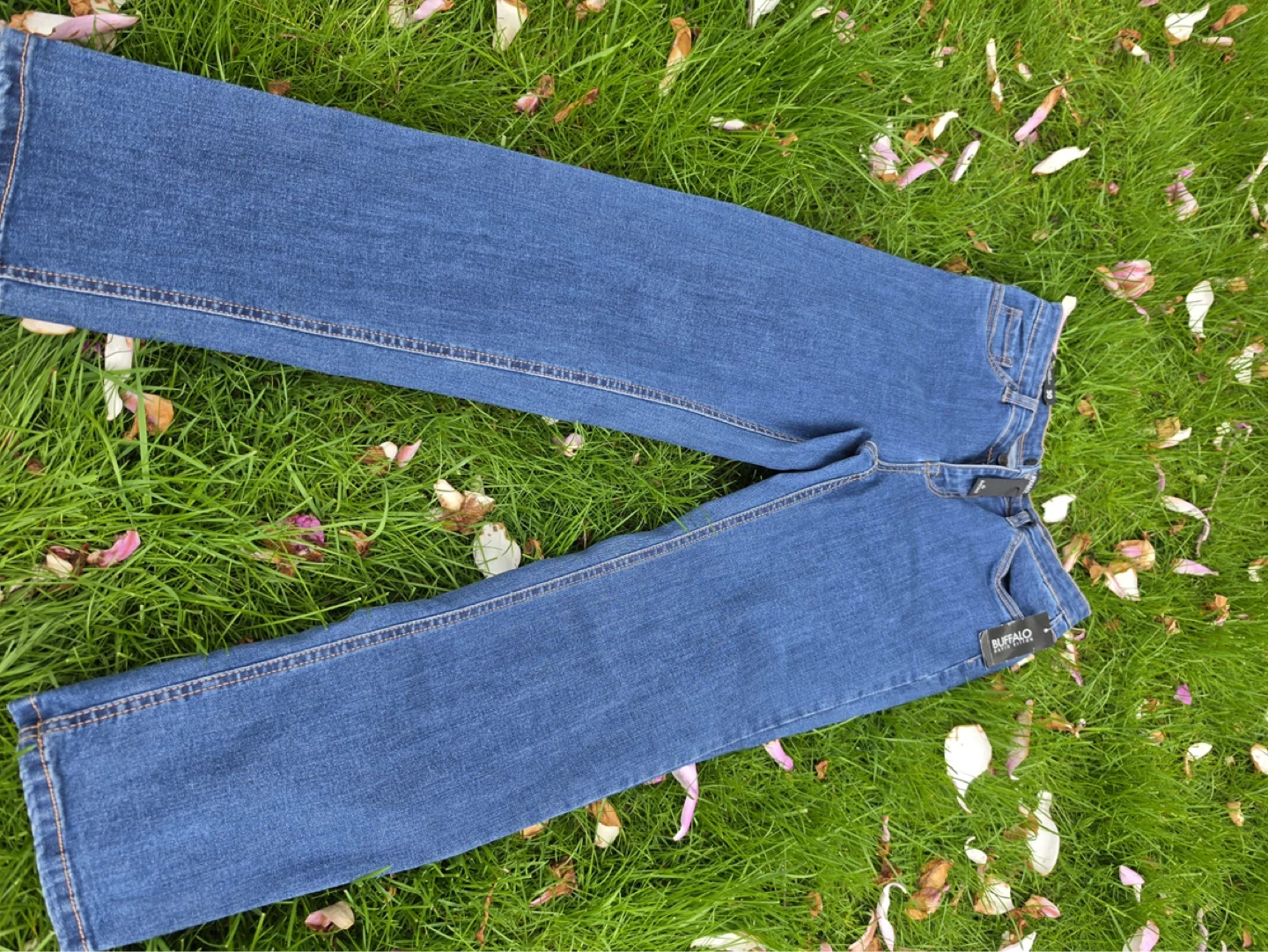 20$ Buffalo Jeans - (Women's with tag price 89$ ) - photo 4