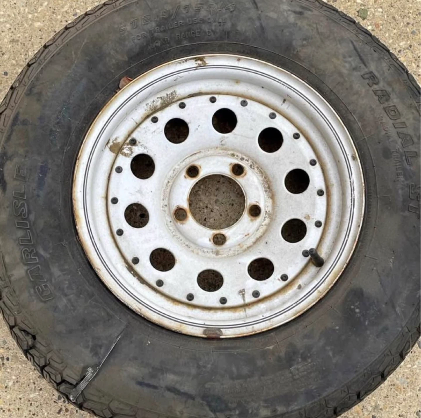 Trailer Rim, tire is f@cked