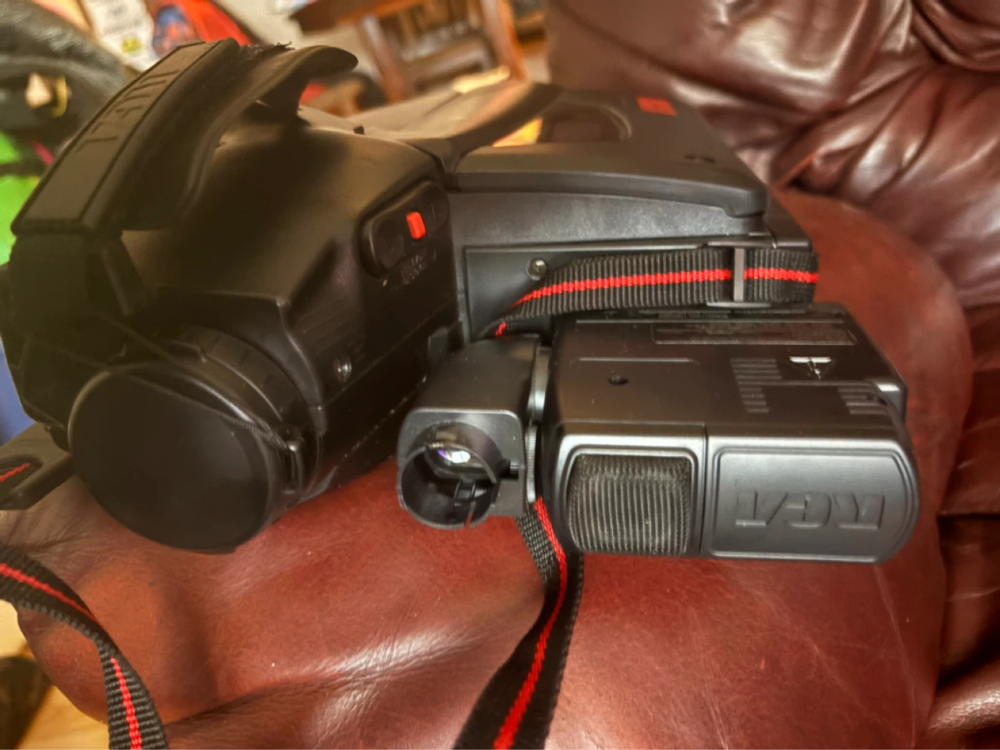 RCA DSP3 12X Zoom VHS Camcorder - photo 3