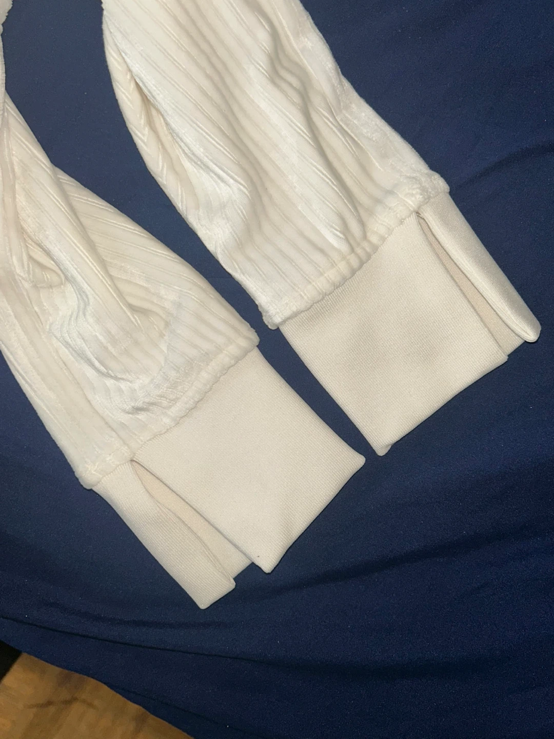Juicy Couture White Mock Neck Top Size S - photo 3