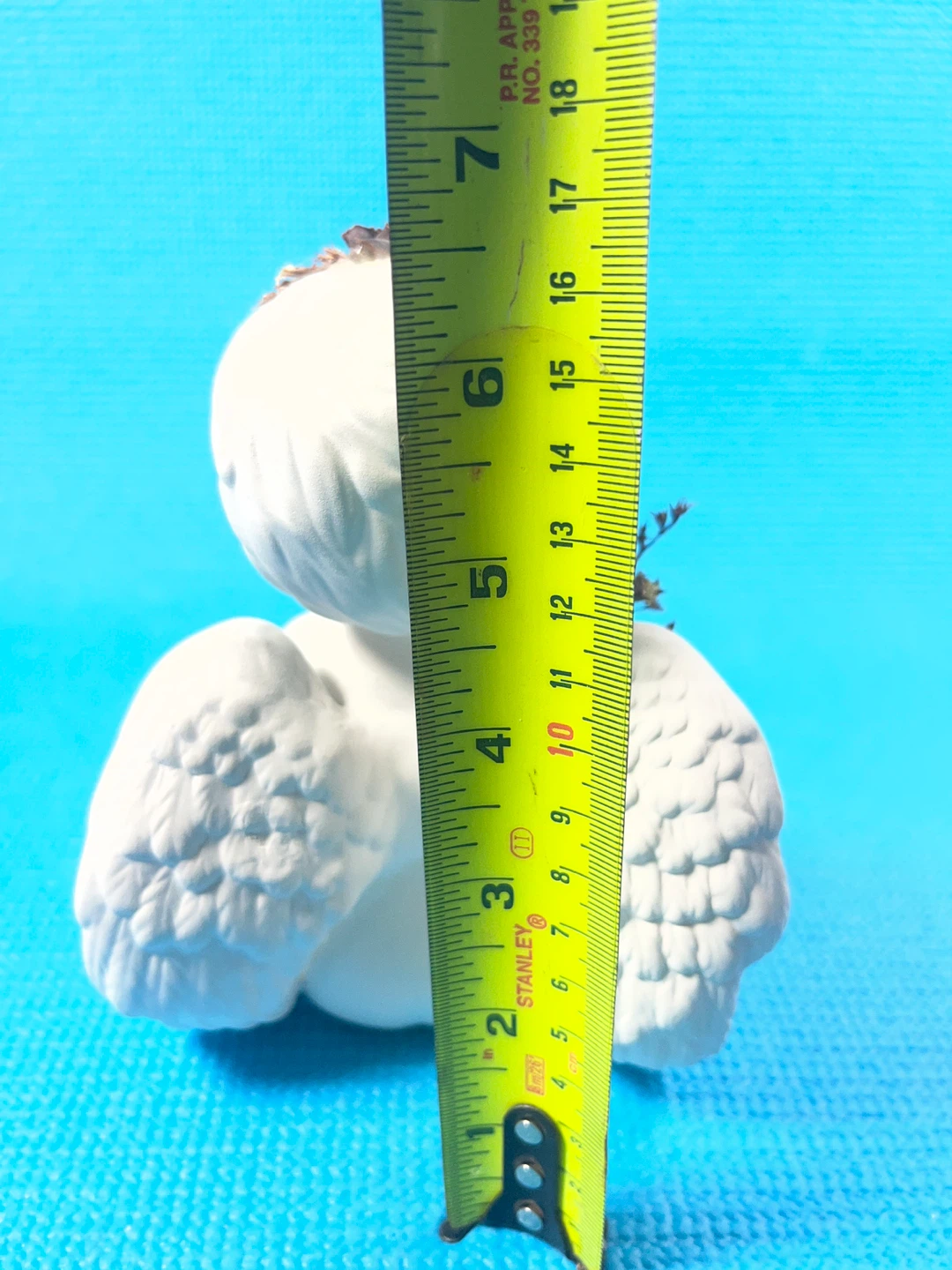 White Cherub Figurine with Dried Flowers - photo 3