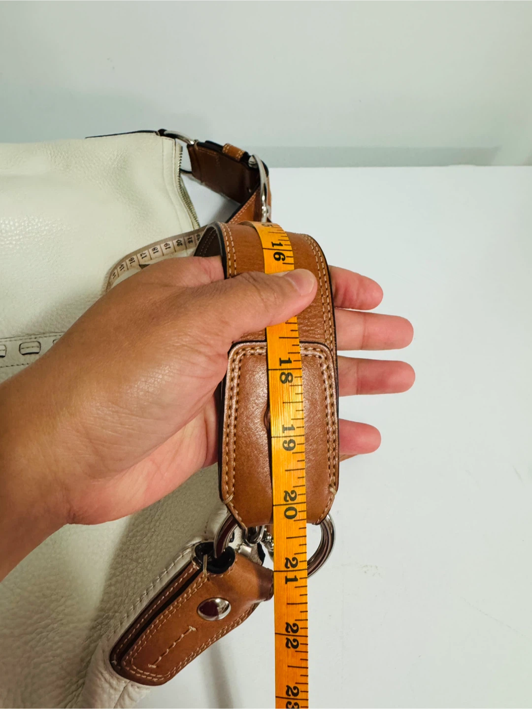 White Leather Hobo Bag - photo 3