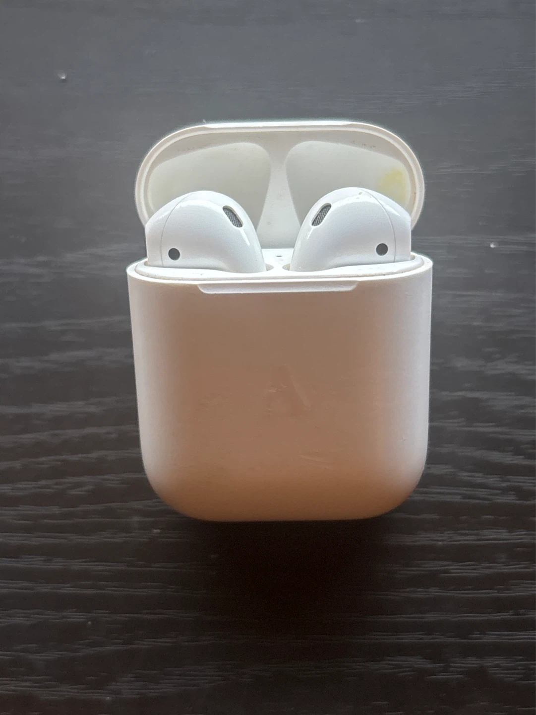 Apple AirPods (1st Gen)