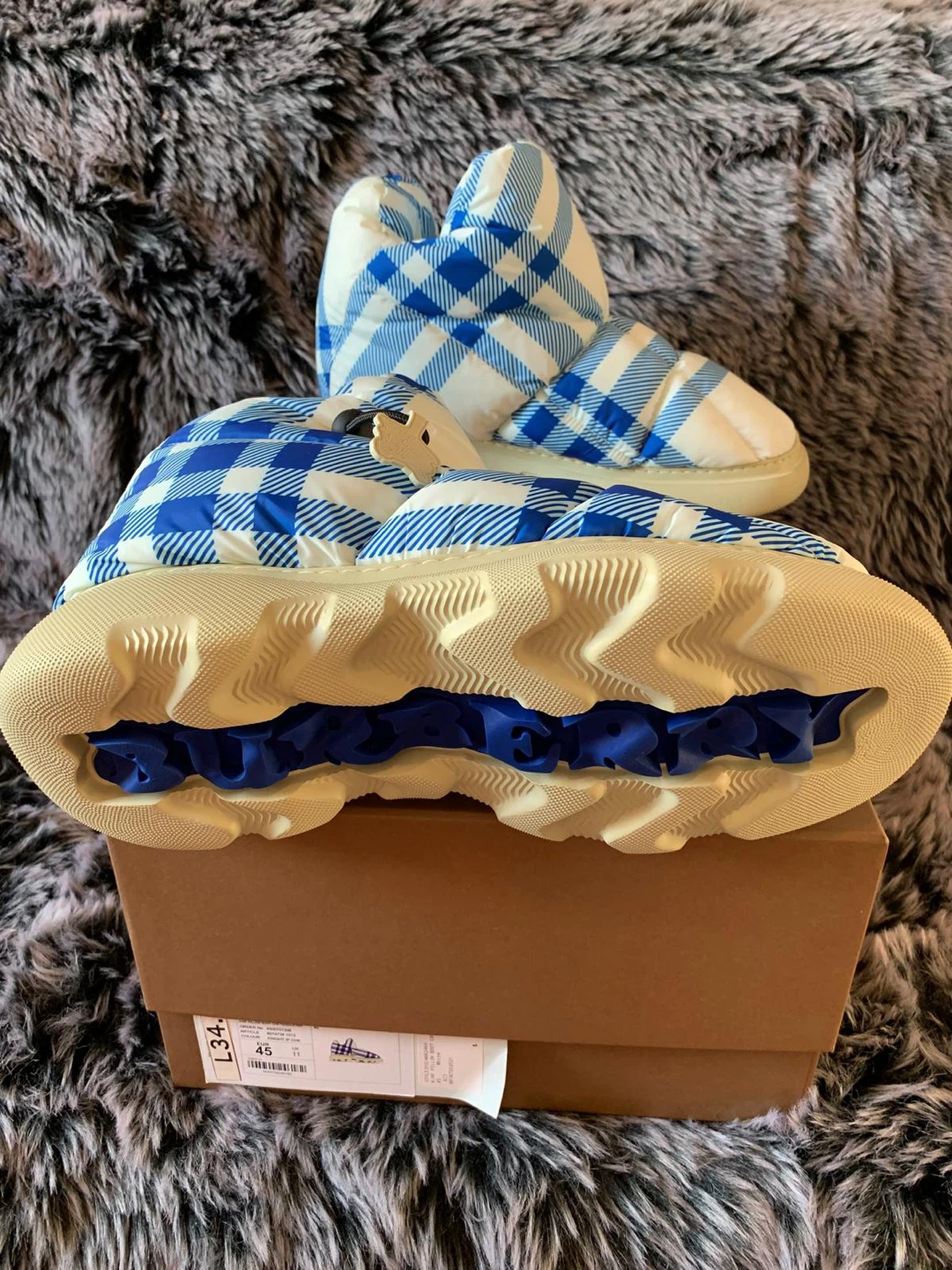 Burberry Check Pillow Boots. Size 45 EUR - photo 5