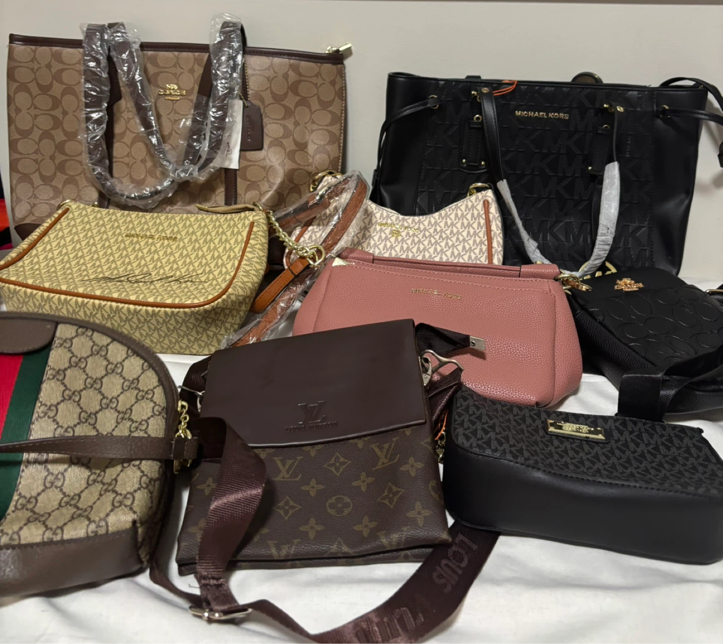 Brand new Gucci Ophidia GG Small Shoulder Bag
