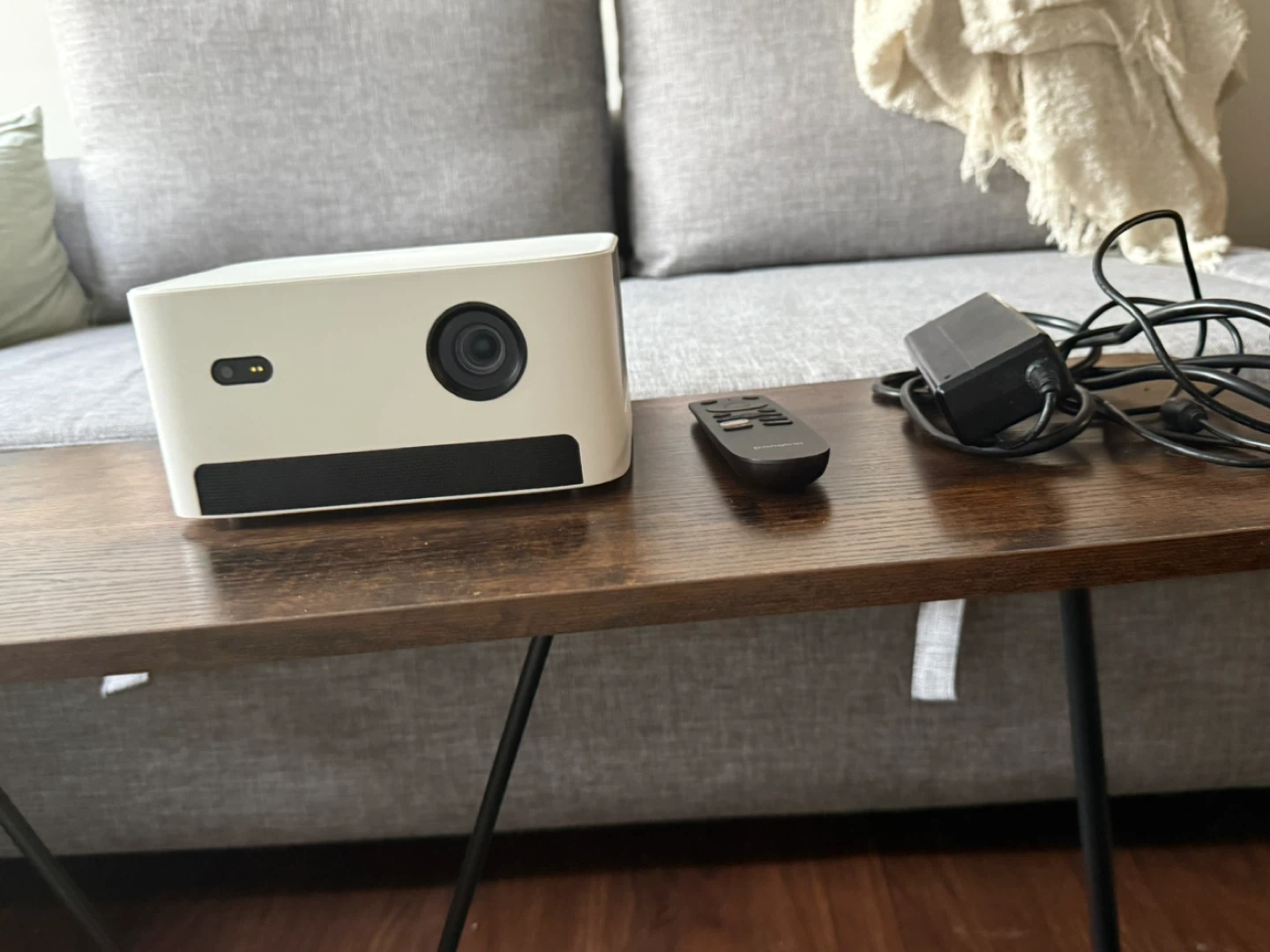 Dangbei Projector with Remote and Power Adapter