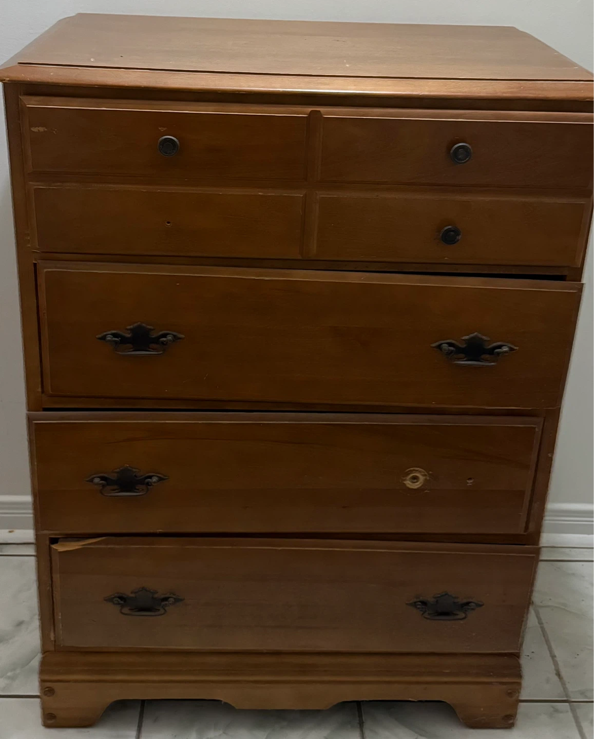 Wooden Dresser with 5 Drawers