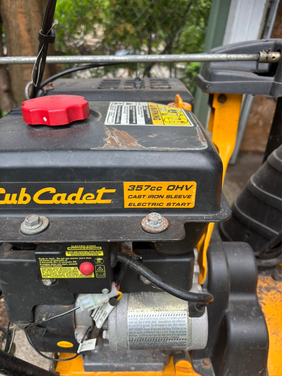 Cub Cadet 357cc OHV Snow Blower Electric Start - photo 2