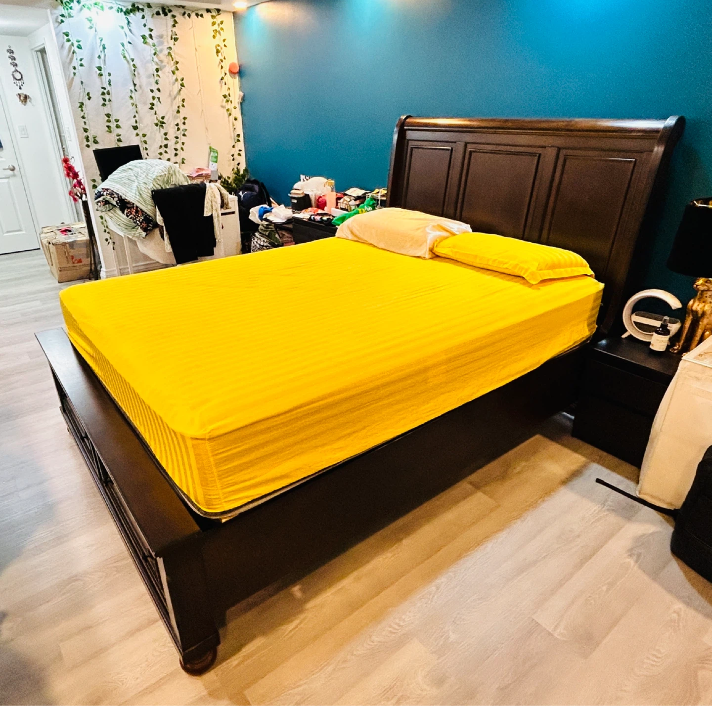 Queen Bed (with Storage) and Dresser - BRICK make - photo 2