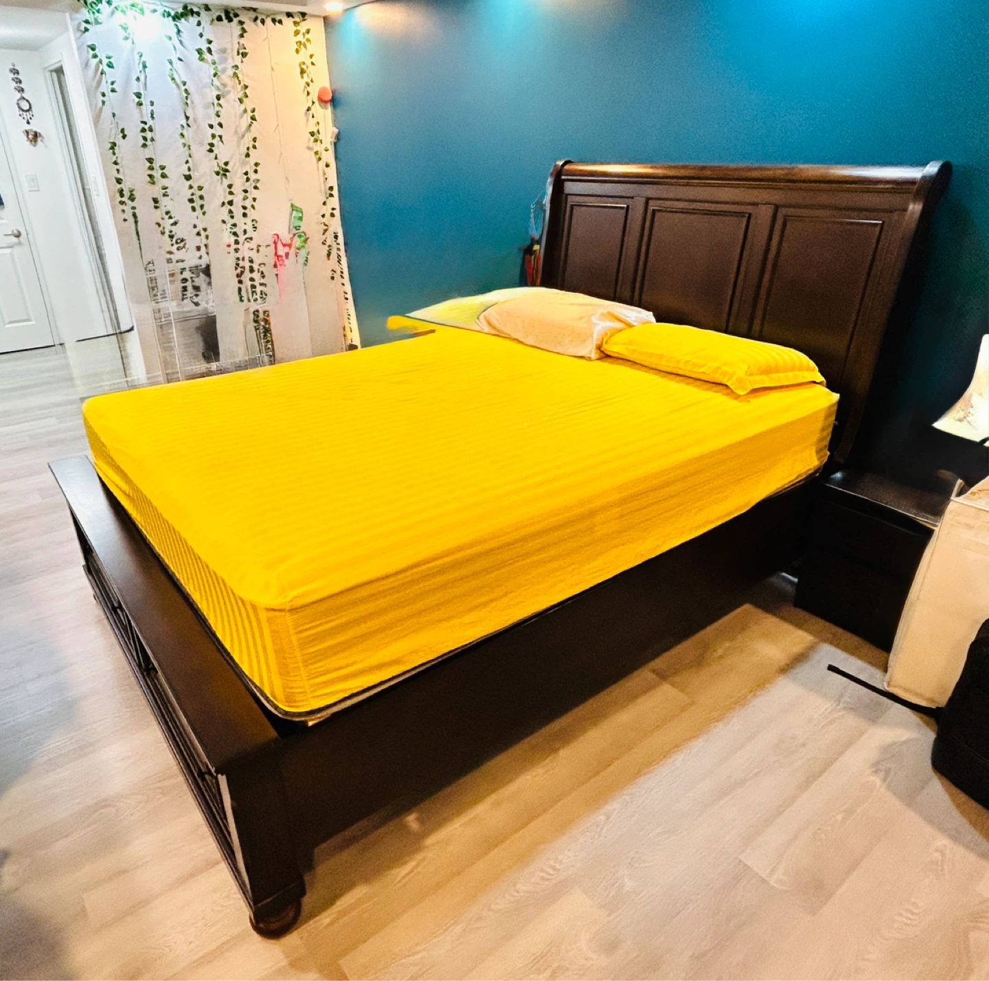 Queen Bed (with Storage) and Dresser - BRICK make - photo 3