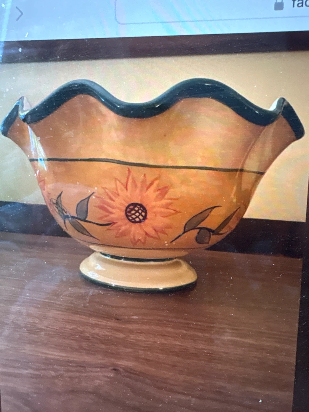 Ceramic Serving fruit Bowl with Sunflower Design