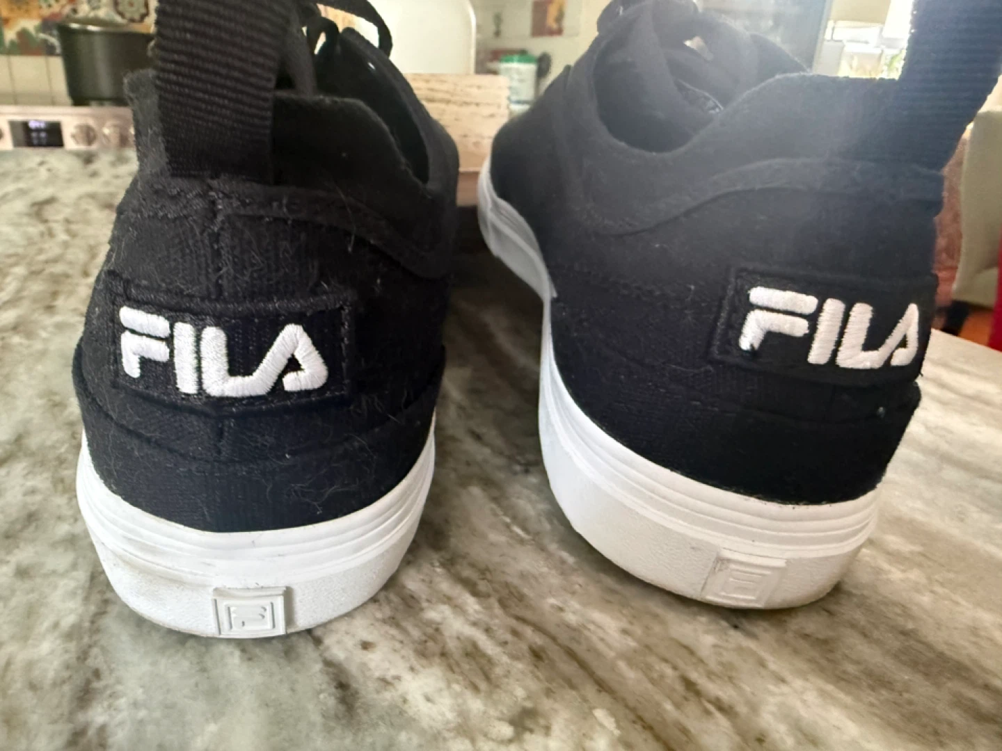 Men Fila Black Canvas Memory Foam Sneakers Size 12 - photo 3