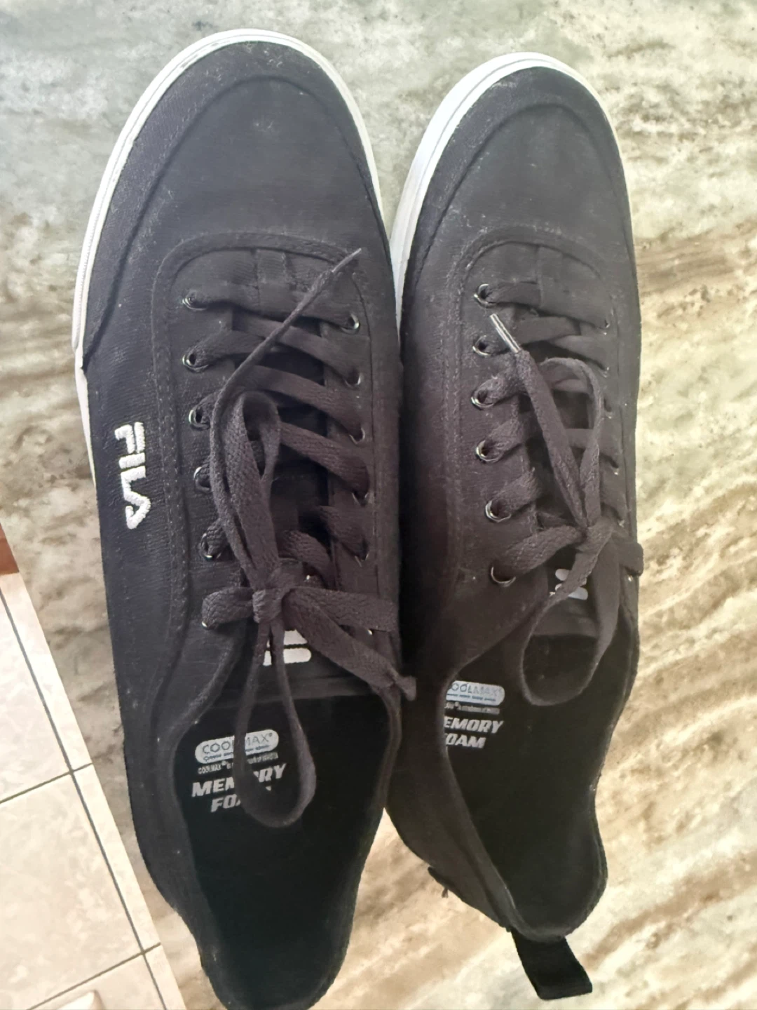 Men Fila Black Canvas Memory Foam Sneakers Size 12 - photo 2