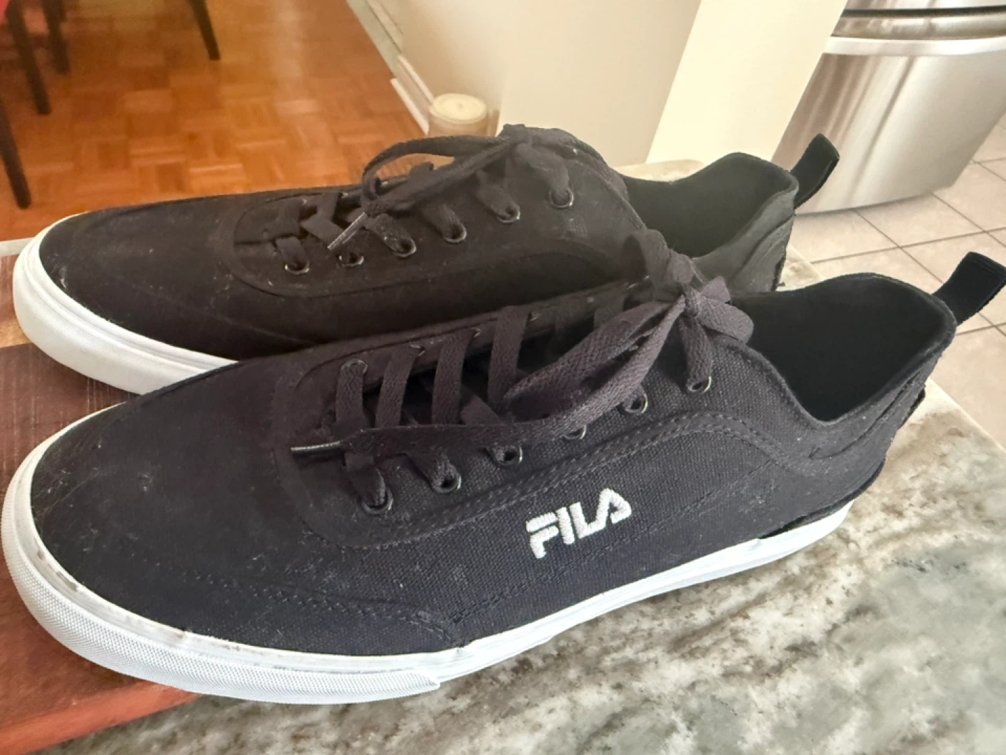 Men Fila Black Canvas Memory Foam Sneakers Size 12