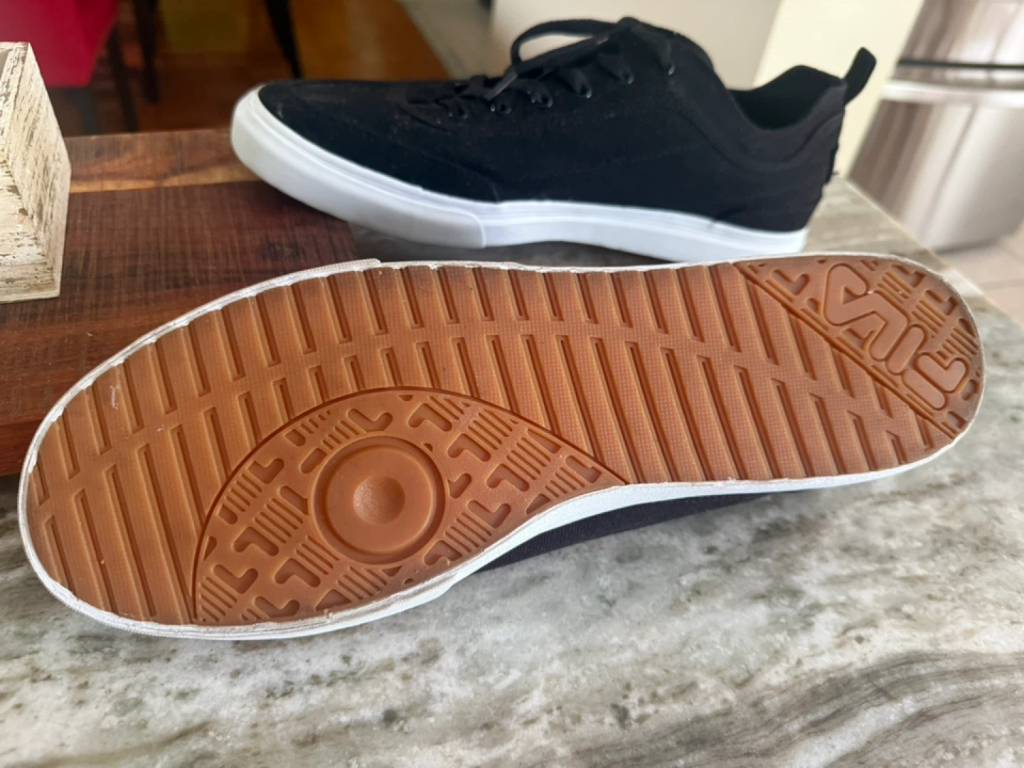 Men Fila Black Canvas Memory Foam Sneakers Size 12 - photo 4
