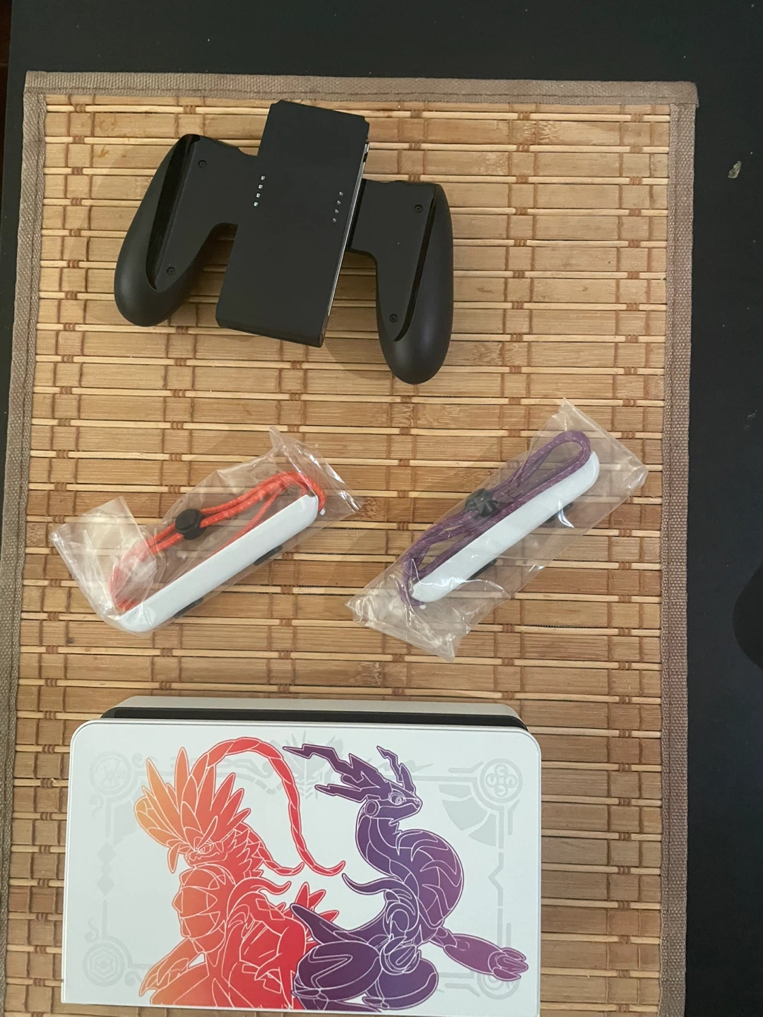 Nintendo Switch OLED – Pokémon Scarlet & Violet Limited Edition - photo 4