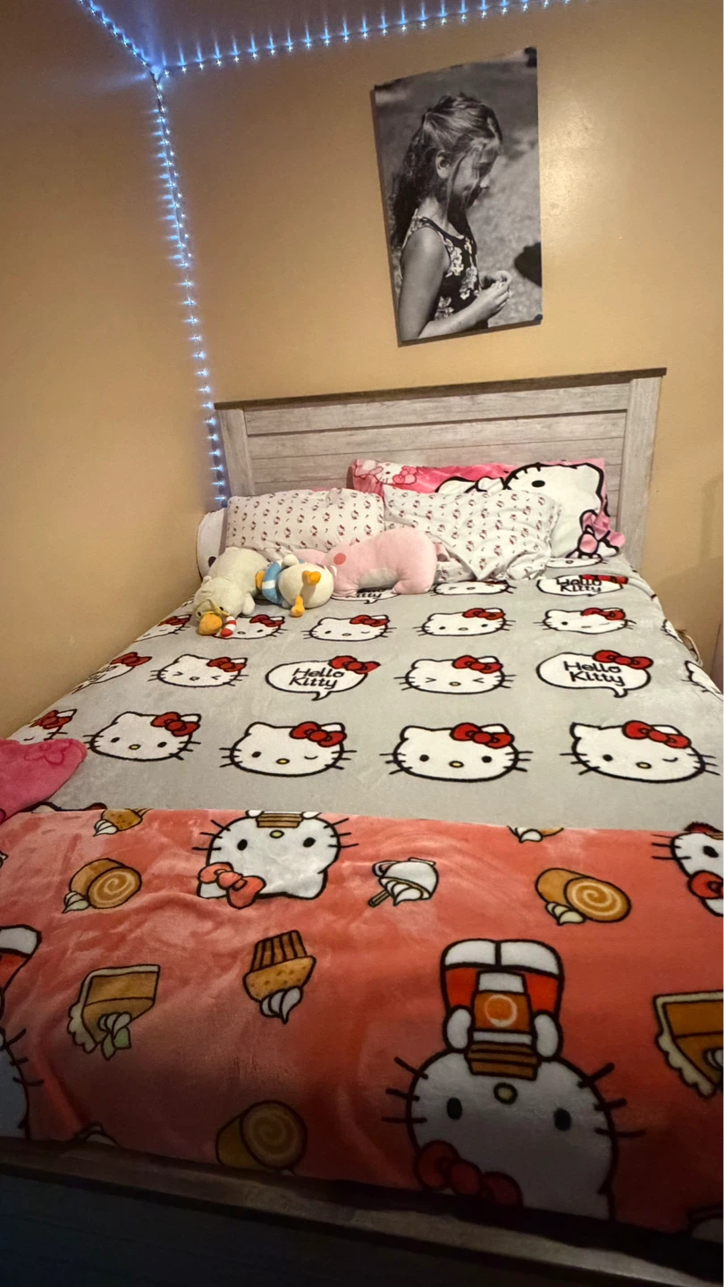 Full queen bedset for sale includes vanity and dresser