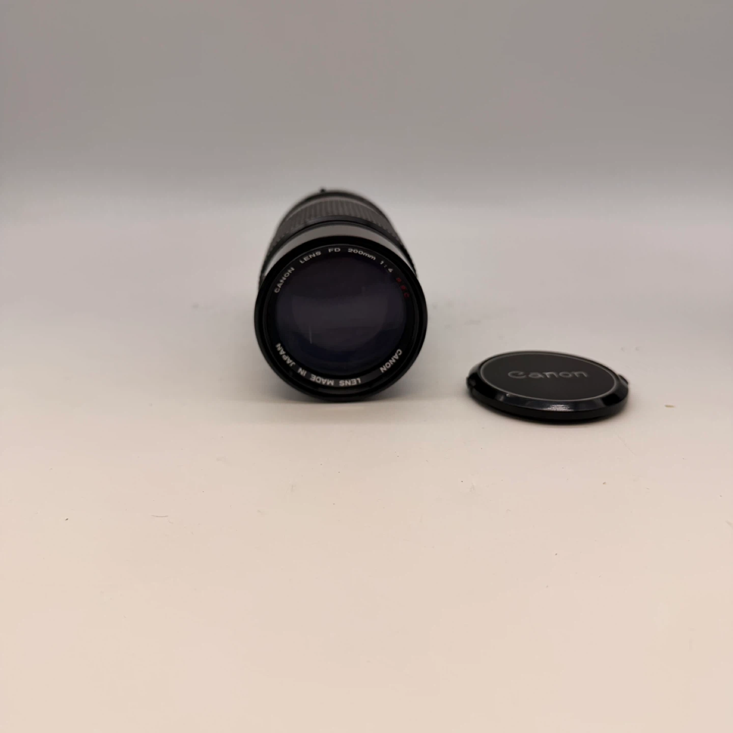 Canon FD 200mm f/4 SSC Telephoto Lens w Case Vintage Japan - photo 2