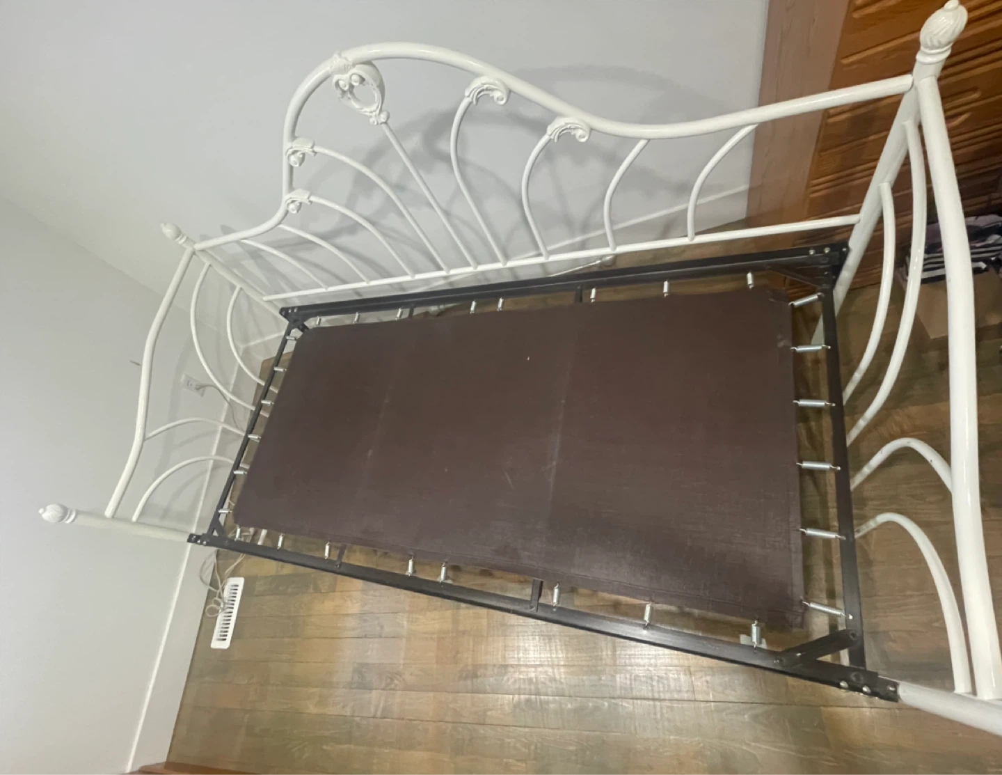 White Metal Daybed Frame with Ornate Headboard