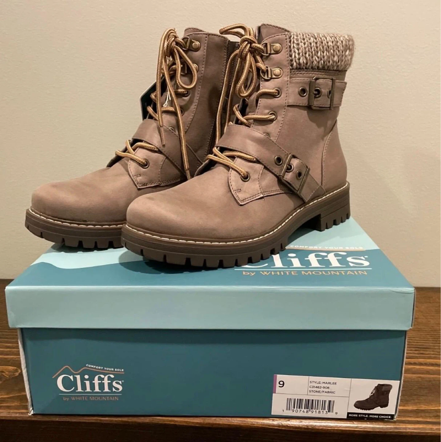 Cliffs by White Mountain Marlee Boots - Size 9 - Stone/Fabric