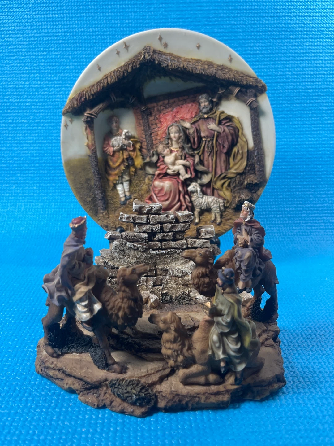 Vintage 3D Nativity Tabletop Set - 2 Pieces (Good Condition!)