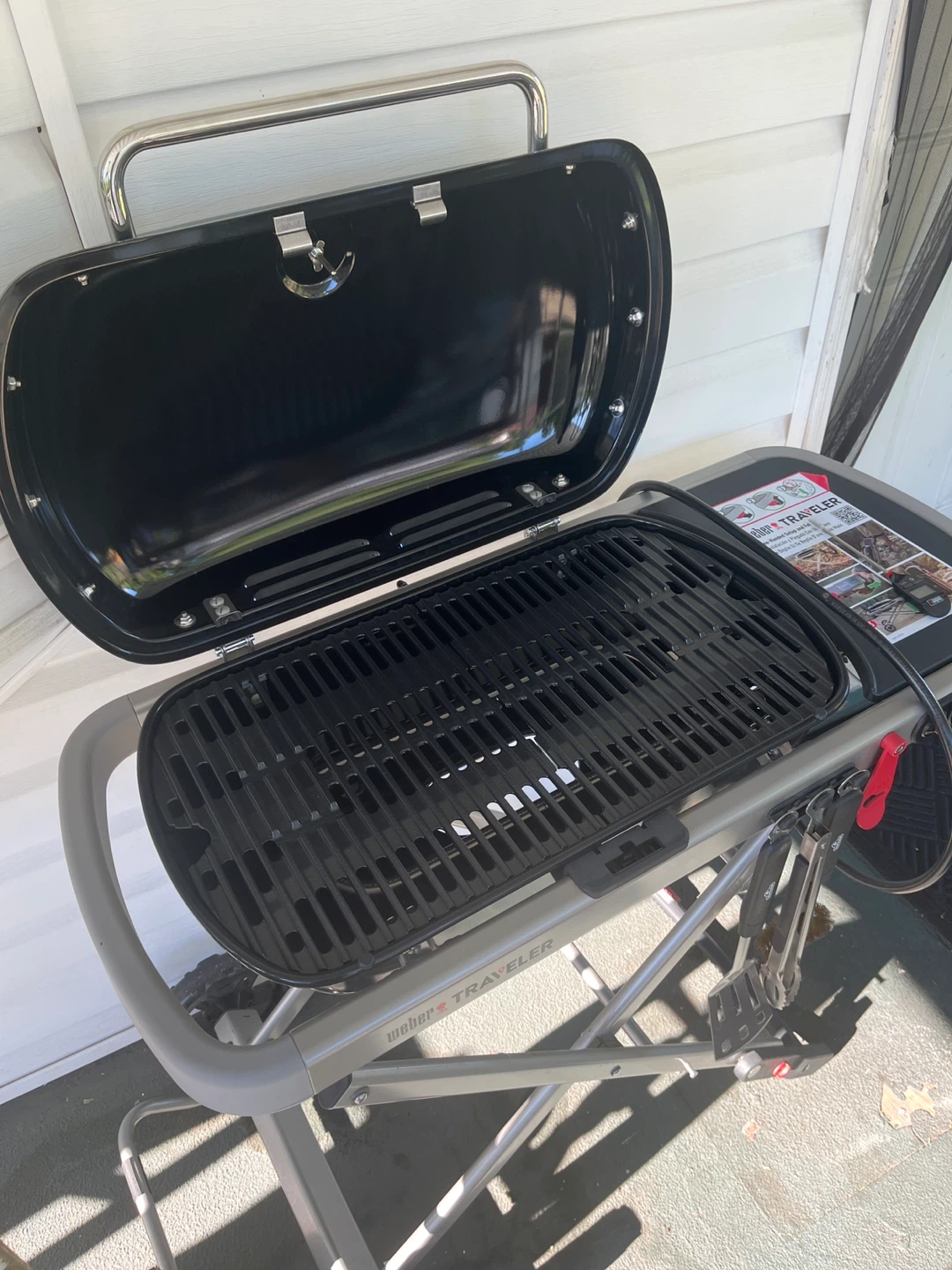 Weber Traveler Portable Propane Grill - photo 2