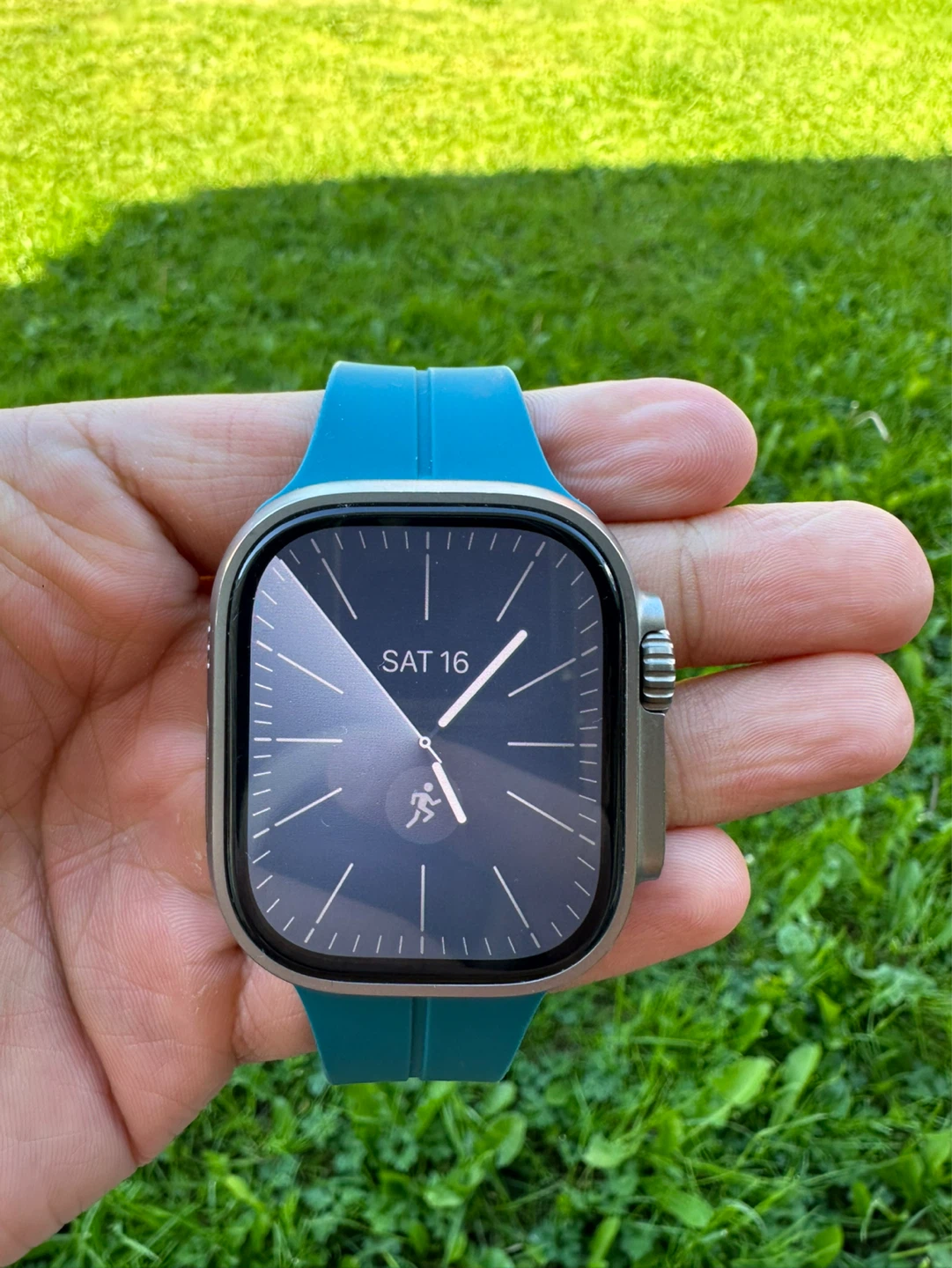 Apple Watch Ultra 2- 49mm Titanium Case - photo 2