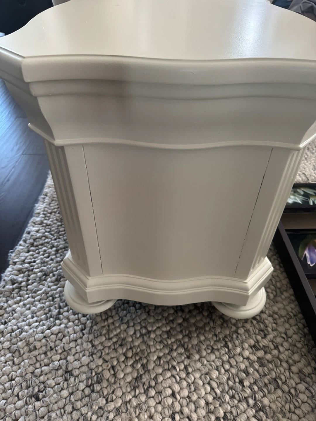 Broyhill Solid Nightstand /Table - photo 3