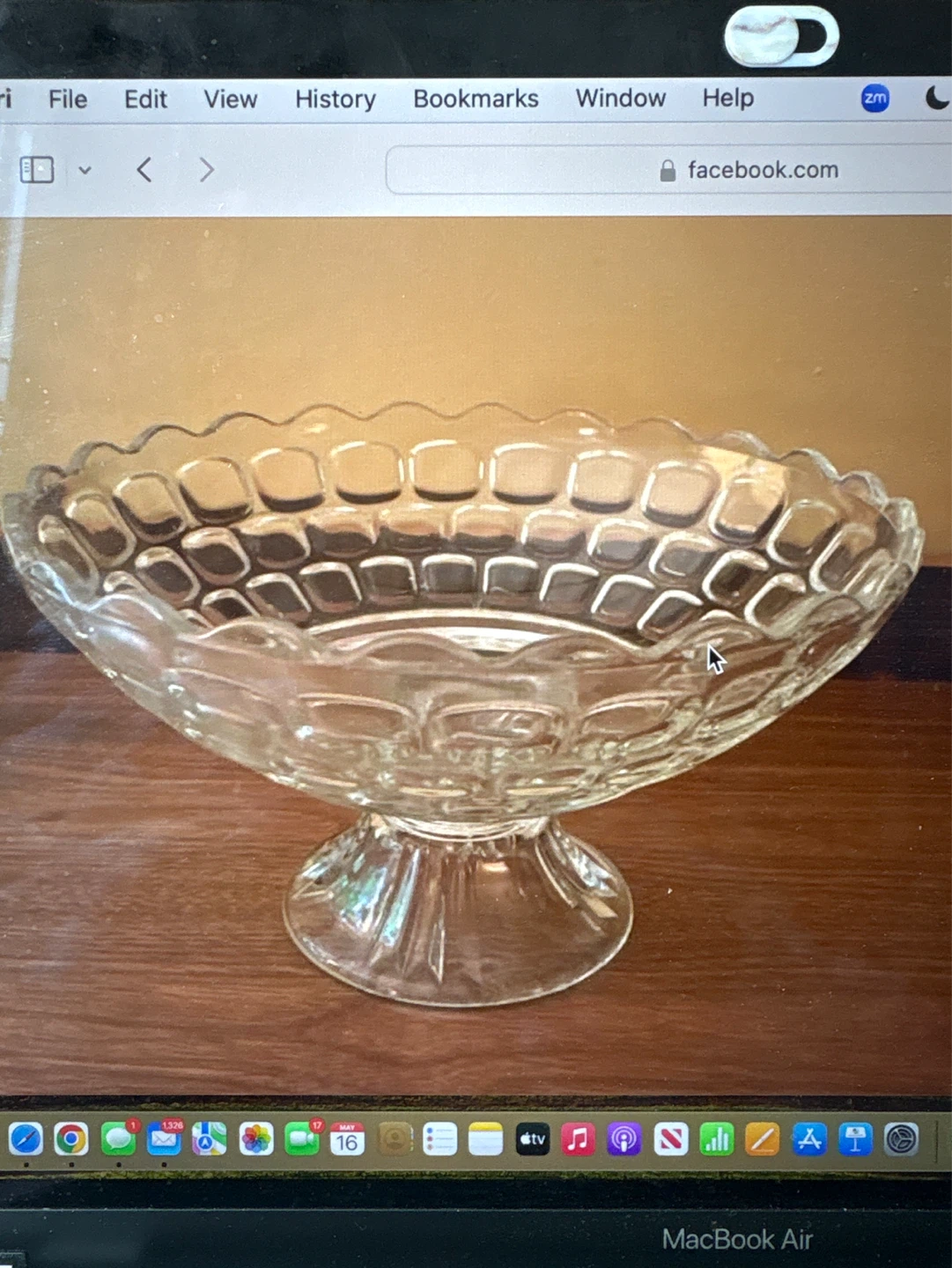 Thumbprint pressed oval pattern fruit bowl