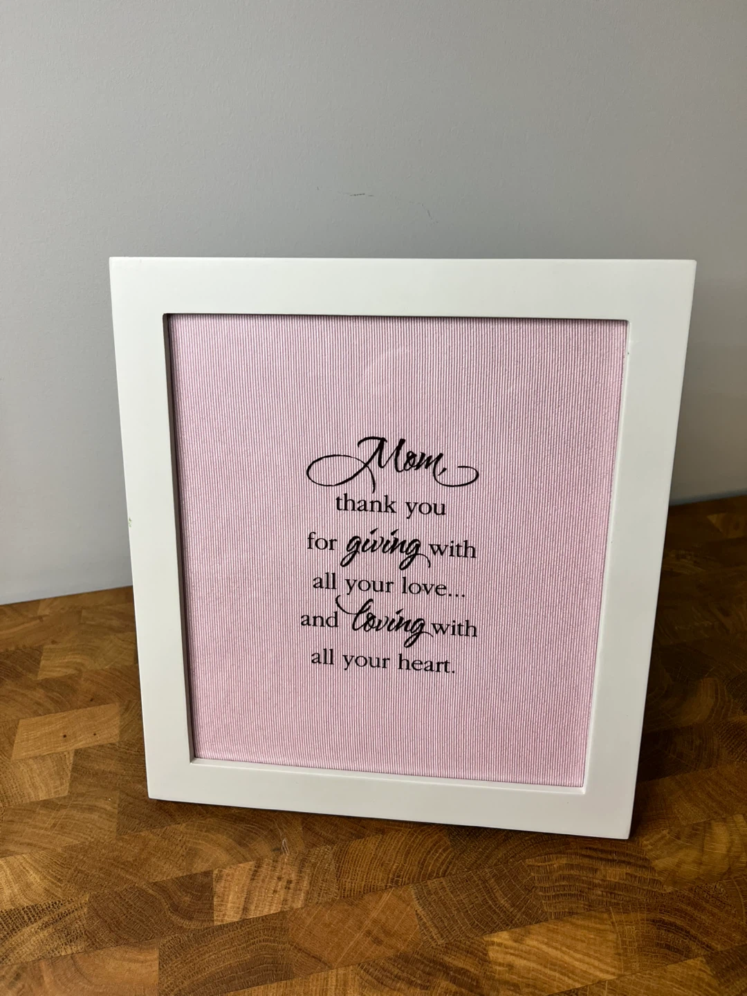 White / pink  "Mom" Decor Frame