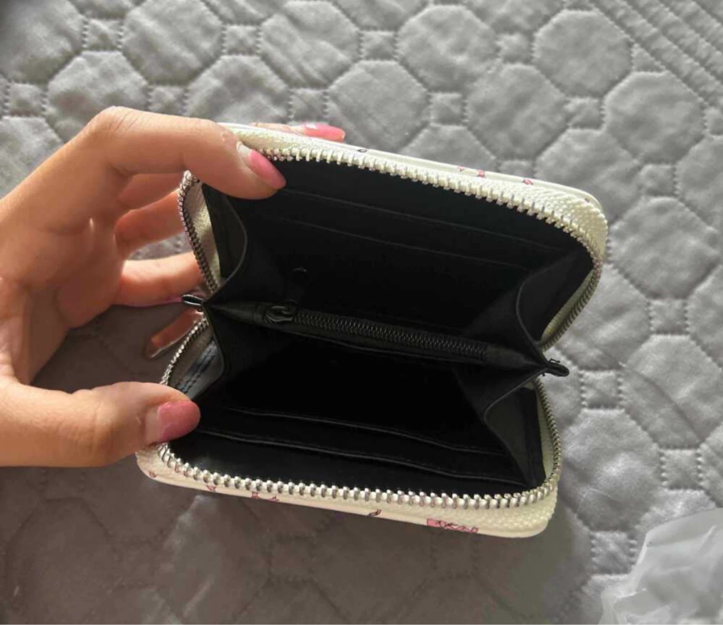 White Coin Purse with Pink Bows - photo 2