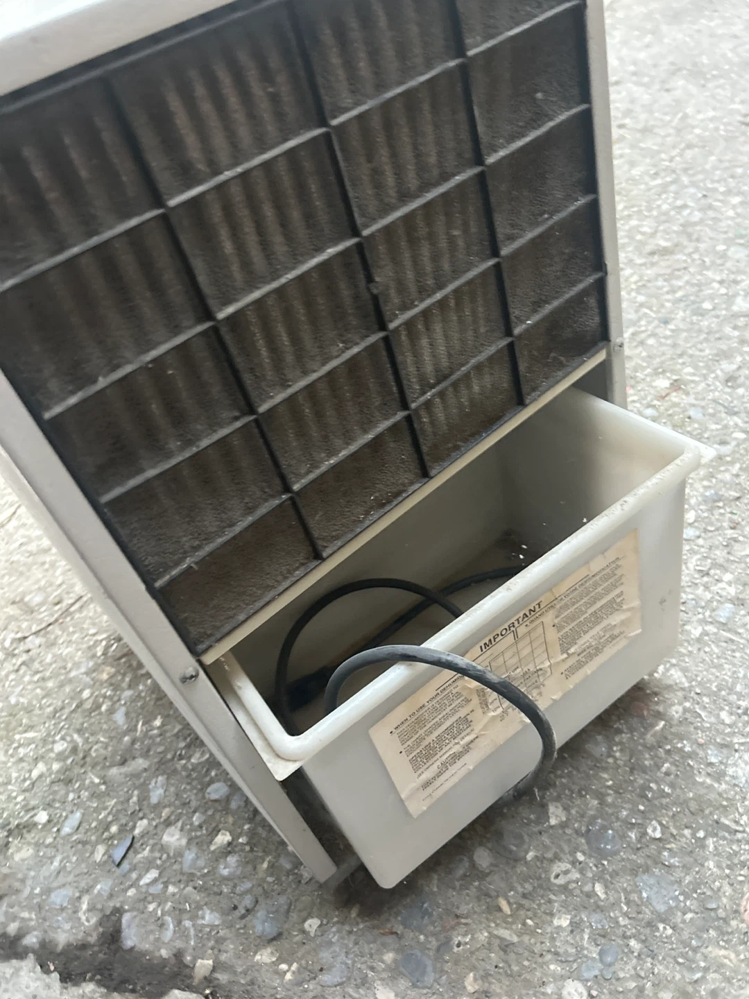 Danby dehumidifier - photo 2
