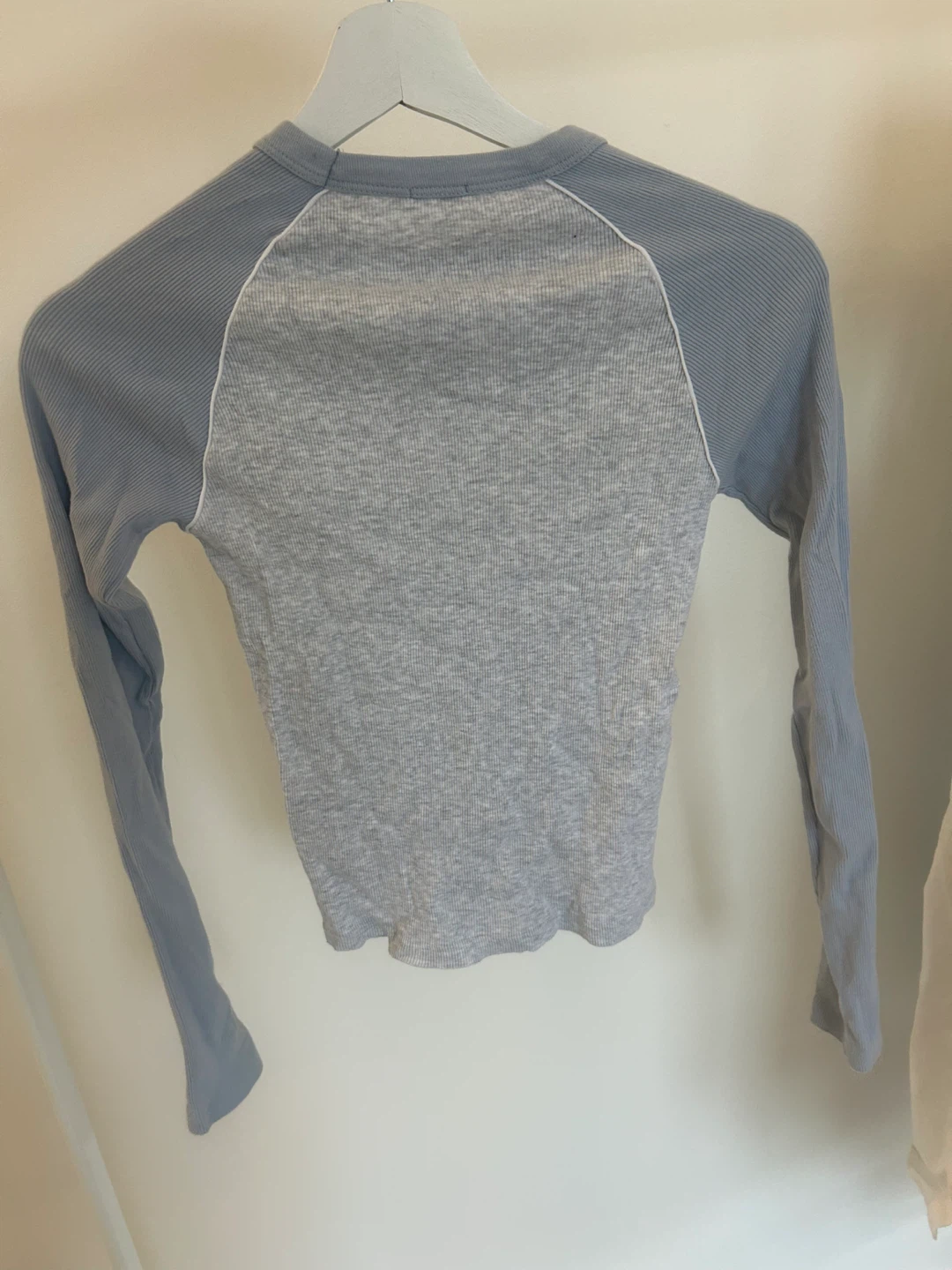 Brandy Melville Long Sleeve Top - photo 2