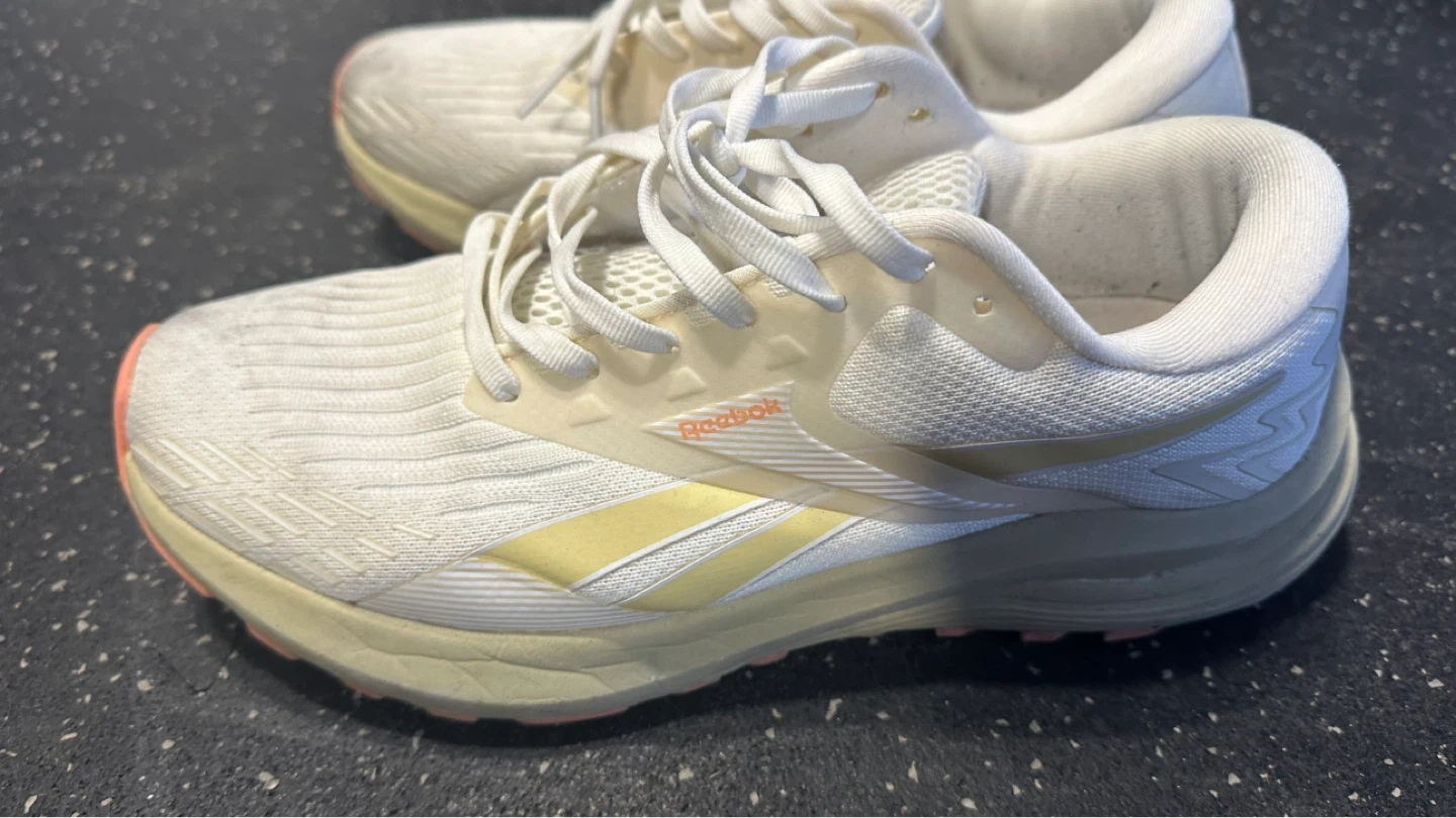 Reebok men's White Running Shoes Size US 9 - photo 2